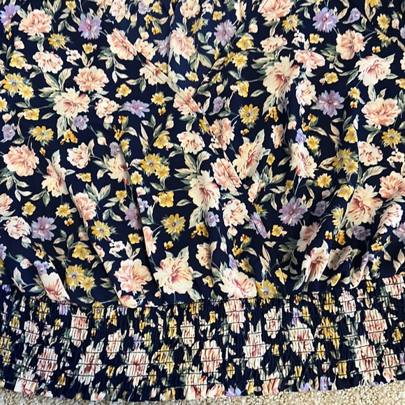 Lush wrap top sz L - Picture 4 of 4